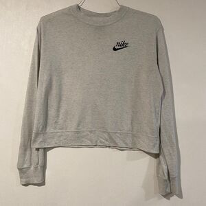 Nike Gray Cropped Crewneck Sweatshirt Women’s Small | Logo Pullover